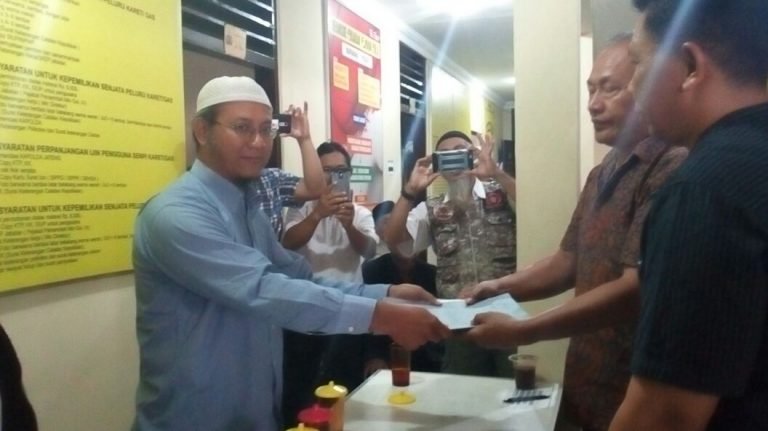 Datangi Mapolresta, Hasto Sampaikan Surat Dukungan Masyarakat Solo atas Acara Jalan Sehat Haornas