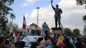 Hari Tani Nasional, Ratusan Mahasiswa Solo Unjuk Rasa Tolak Impor Beras