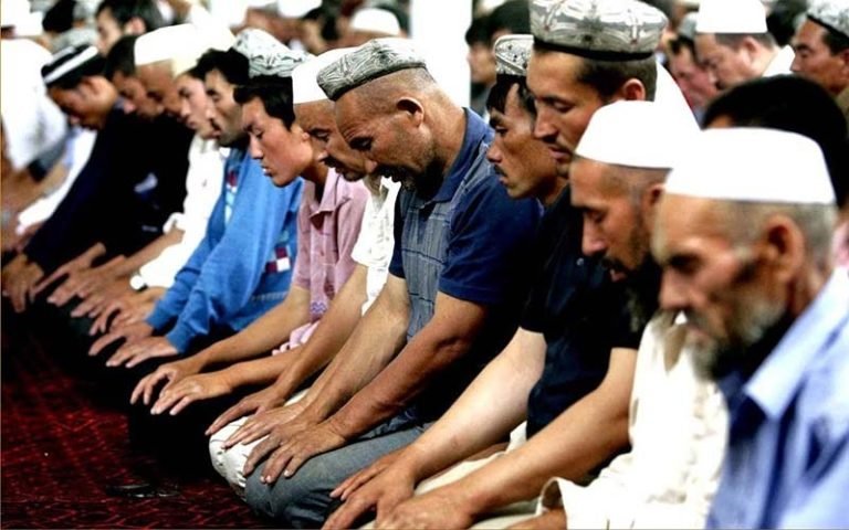 Muslim Uighur yang Kedapatan Berpuasa Diperintah Lapor