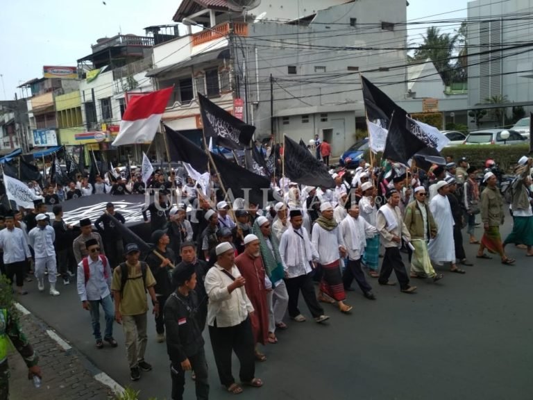 Hari Ini, Ribuan Umat Islam Banten Demo Kutuk Pembakaran Simbol Islam