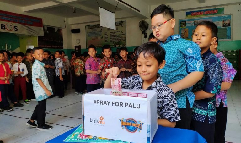 Ketika Anak SD Peringati Hari Batik Untuk Musibah Gempa dan Tsunami Sulawesi