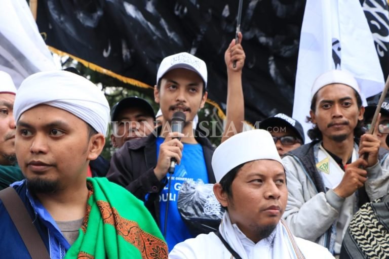 Setelah Topi Tauhid, Yayasan Visi Generasi Inisiasi Gerakan Sejuta Bendera Tauhid
