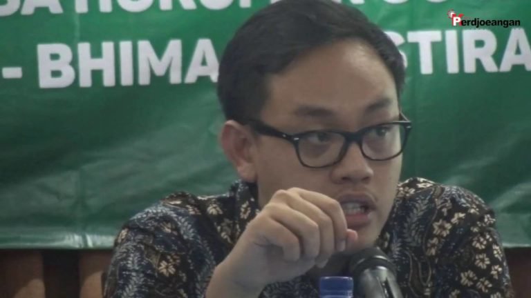Rupiah Melemah, Ekonom : Gagal Bayar Utang Swasta Sebabkan PHK Massal