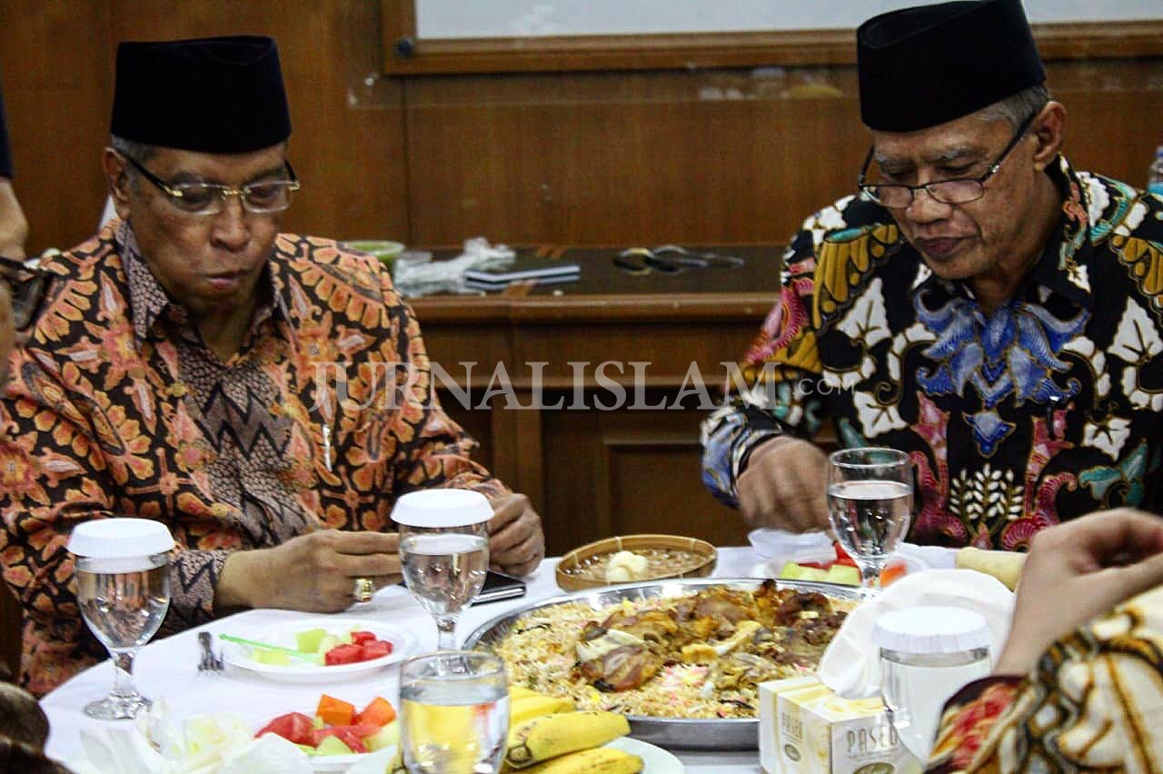 Kunjungi PP Muhammadiyah, Rombongan PBNU Disambut “Nasi Arab”