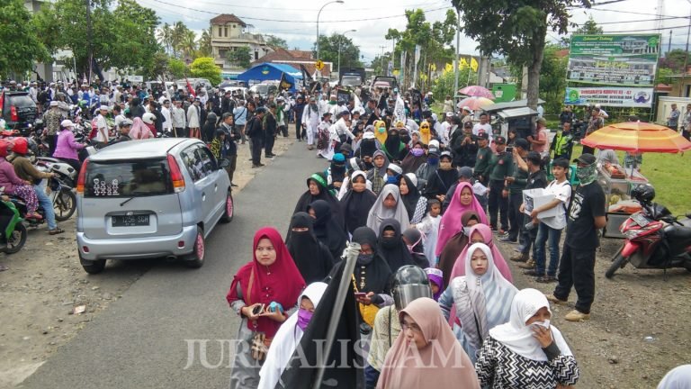 Aksi Bela Muslim Uighur Berlanjut di Tasikmalaya: Semoga Tentara Allah Turun di Cina!
