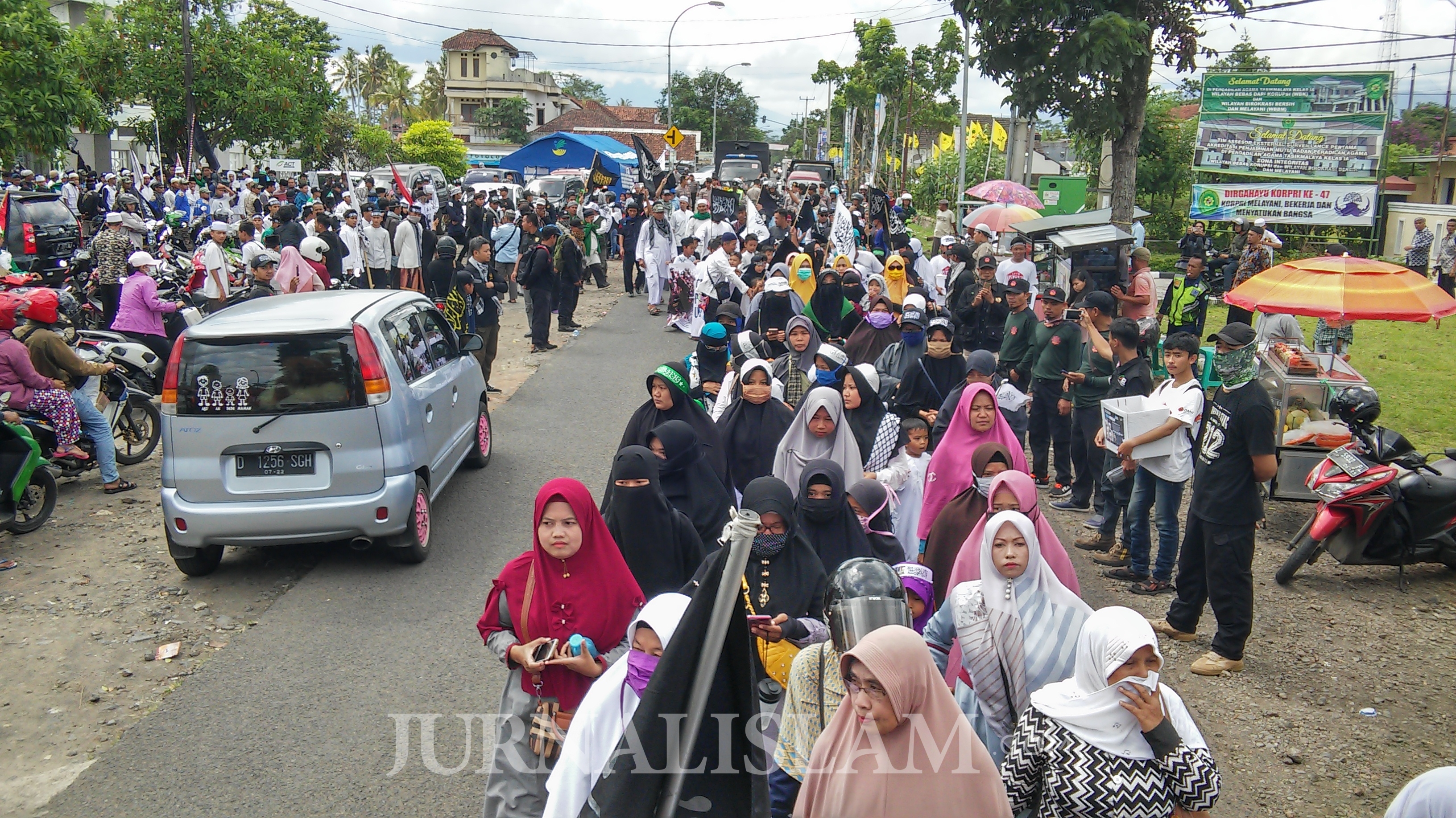 Aksi Bela Muslim Uighur Berlanjut di Tasikmalaya: Semoga Tentara Allah Turun di Cina!