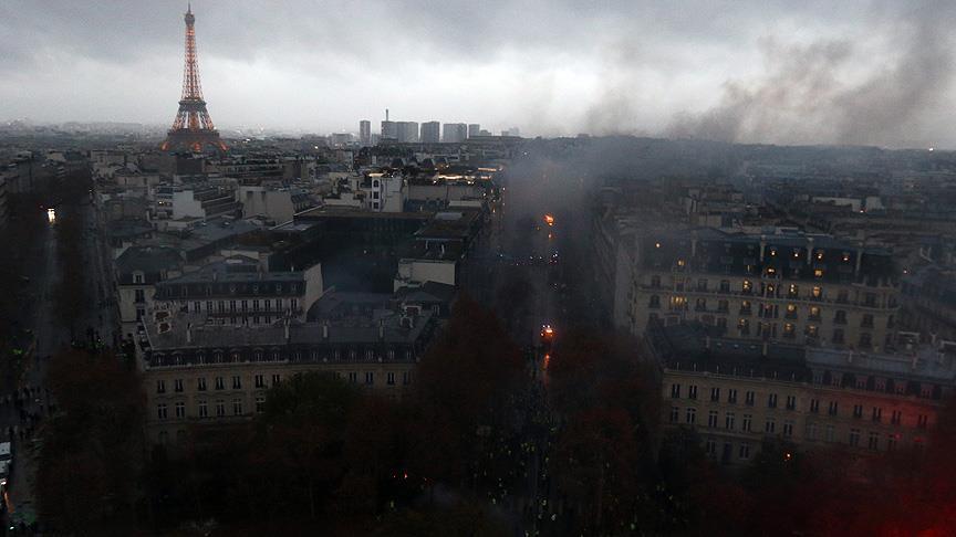 Demo Kenaikan BBM di Paris Rusuh, 222 Pasukan Keamanan Terluka