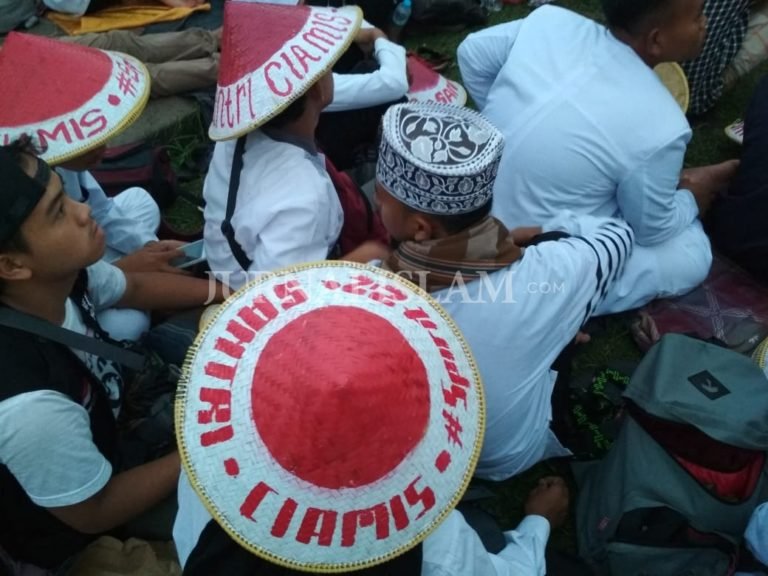 Demi Persatuan, Ribuan Warga dan Santri Ciamis “Padati” Monas untuk Mengikuti Reuni Akbar 212