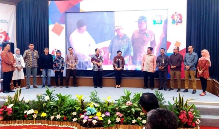 Menlu Retno Terima Penghargaan “The Best Humanitarian Diplomacy Leader”