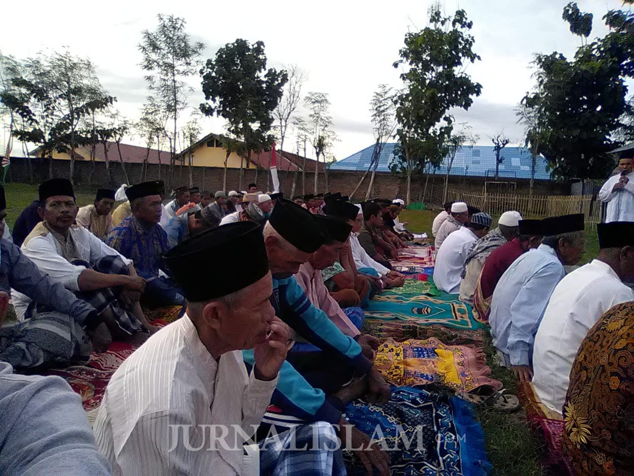 Warga Bima Gelar Shalat Istisqo, Khatib : Bencana Ingatkan Kita kepada Allah