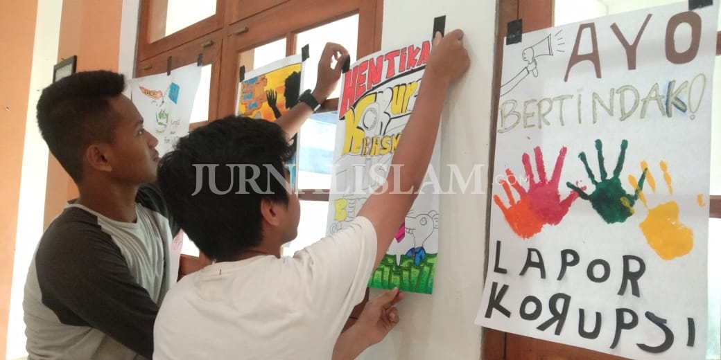 SMA Muhammadiyah PK Kottabarat Adakan Lomba Poster Anti Korupsi