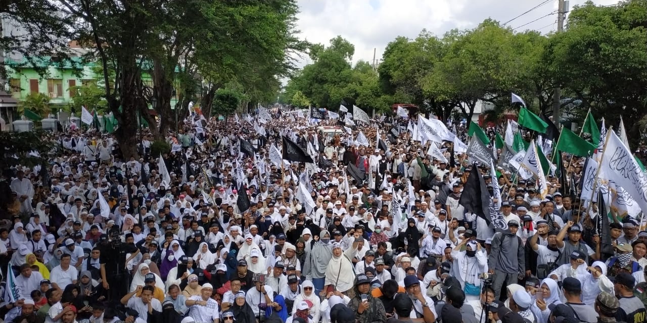 Meski Dihalangi Aparat, Ribuan Warga Solo Hadiri Tabligh Akbar Reuni 212