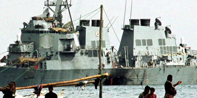 Trump: Agen Al Qaeda Terkait dengan Serangan pada Kapal Perang USS Cole Terbunuh