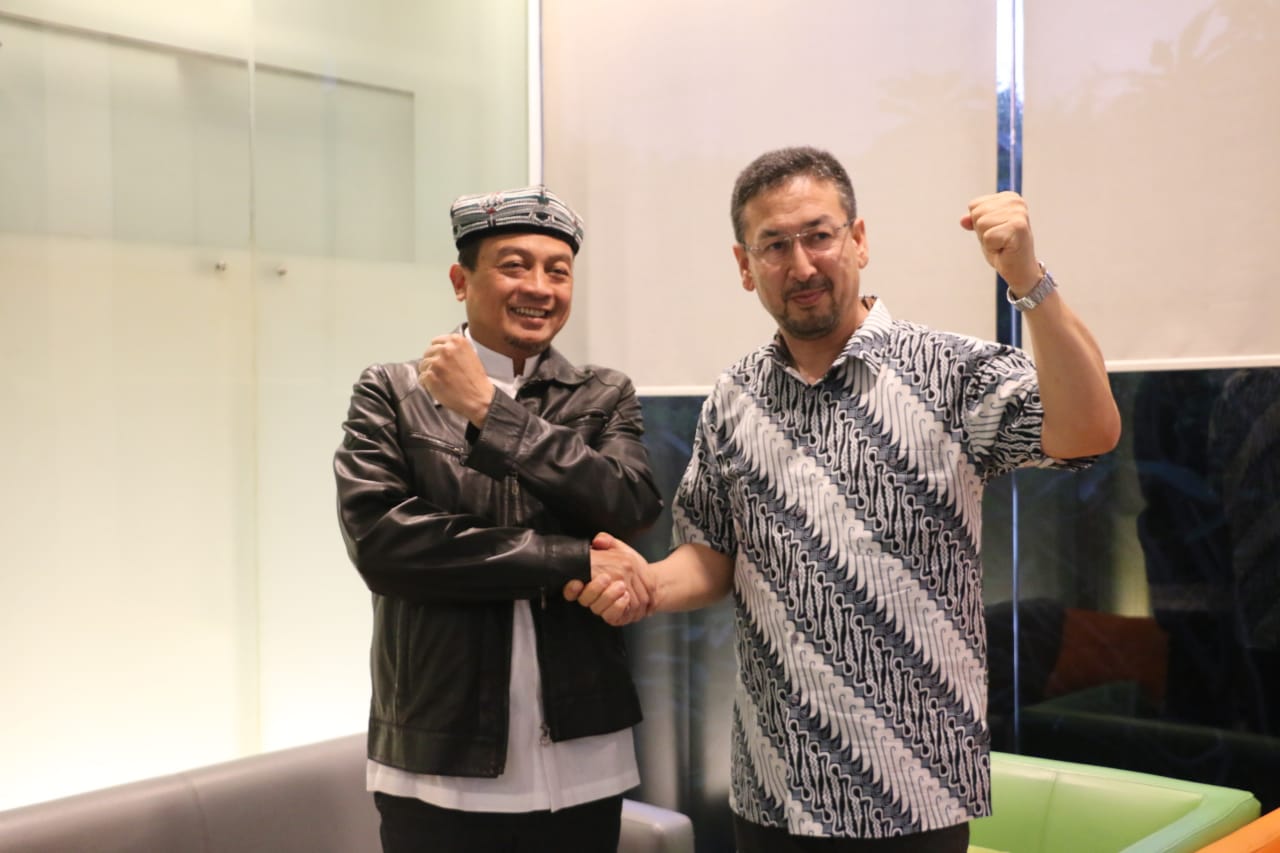 UBN Lepas Rombongan Uighur Kunjungi Korban Tsunami Banten