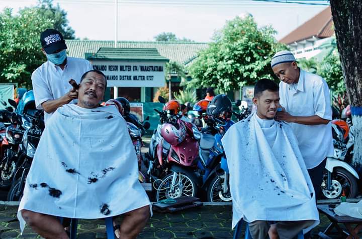 Street Qur’ani Dakwah : Dari Belajar Ngaji, Tes Kesehatan, hingga Cukur Gratis