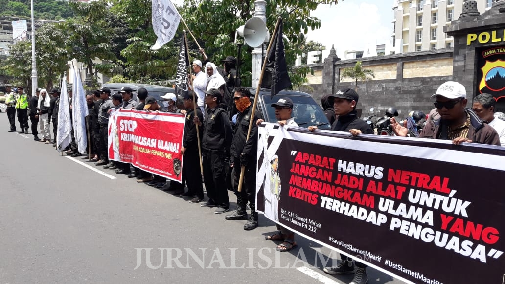 Aksi Protes Kasus Ketua PA 212 Berlanjut di Mapolda Jateng