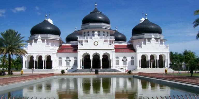 Indonesia Ingin Kalahkan UEA Jadi Destinasi Wisata Halal Nomor Wahid
