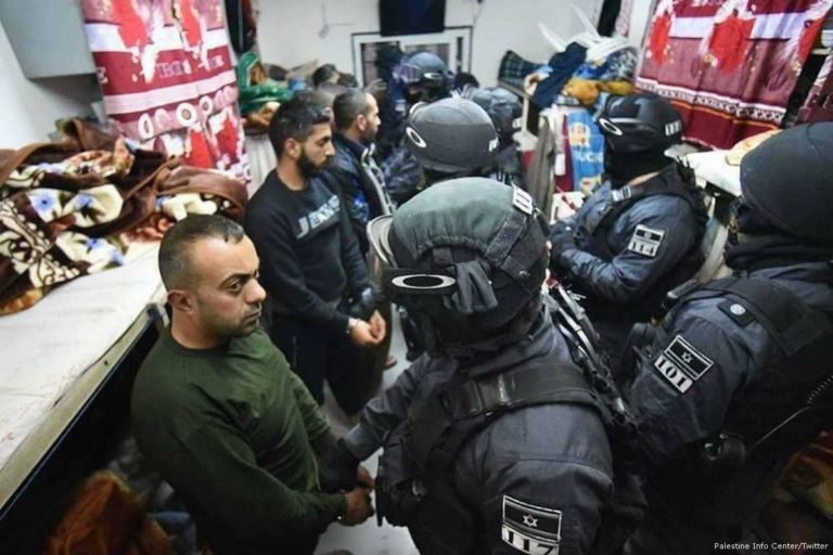 Tentara Penjajah Israel Tangkap 13 Warga Palestina di Tepi Barat