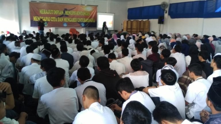 Jelang UN, SMAN 3 Cimahi Gelar Doa dan ZIkir Bersama