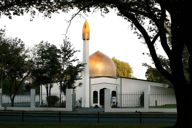 Sediakan Disinfektan, Sebagian Masjid Mulai Terapkan Imbauan DMI