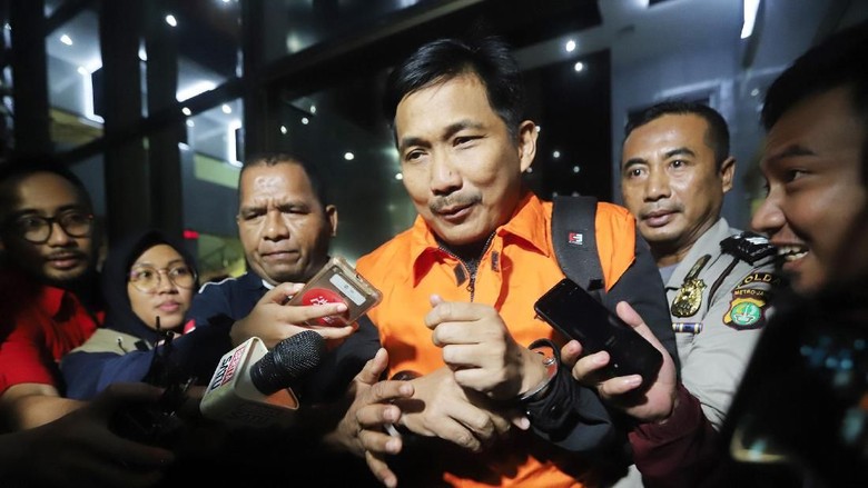 Menteri hingga Direktur BUMN Disebut Siapkan Duit Amplop Serangan Fajar