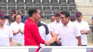 Isi Masa Tenang, Jokowi dan Sandiaga Uno Sama-sama Umrah