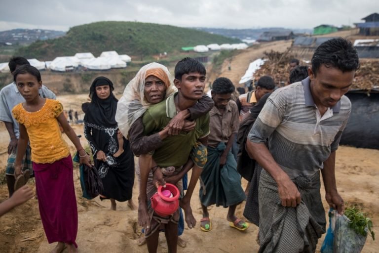 Helikopter Myanmar Serang Muslim Rohingya, 5 Tewas 13 Terluka