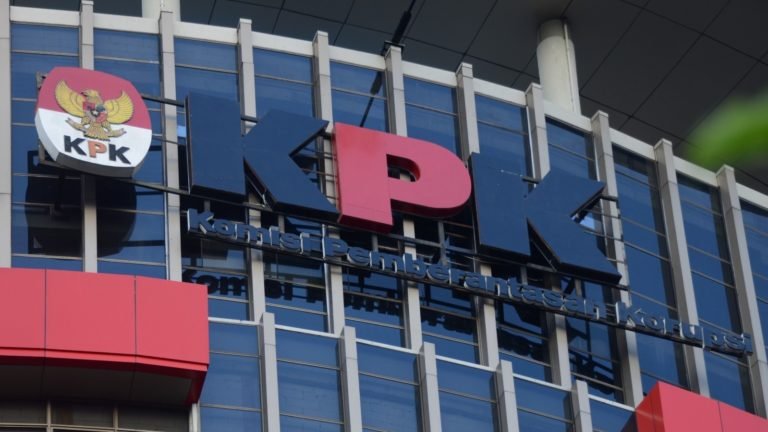 Resmi! DPR Sahkan Revisi UU KPK