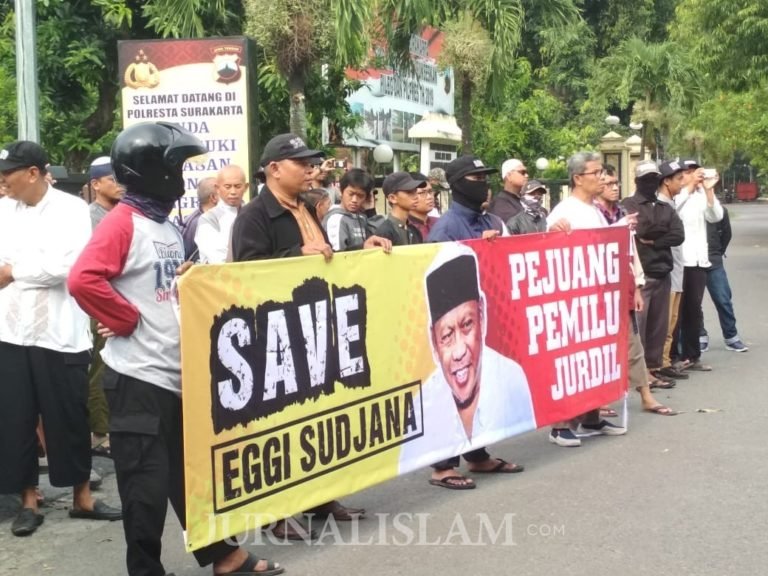 Eggi Sudjana Ditangkap, Masyarakat Solo Gelar Aksi di Mapolresta