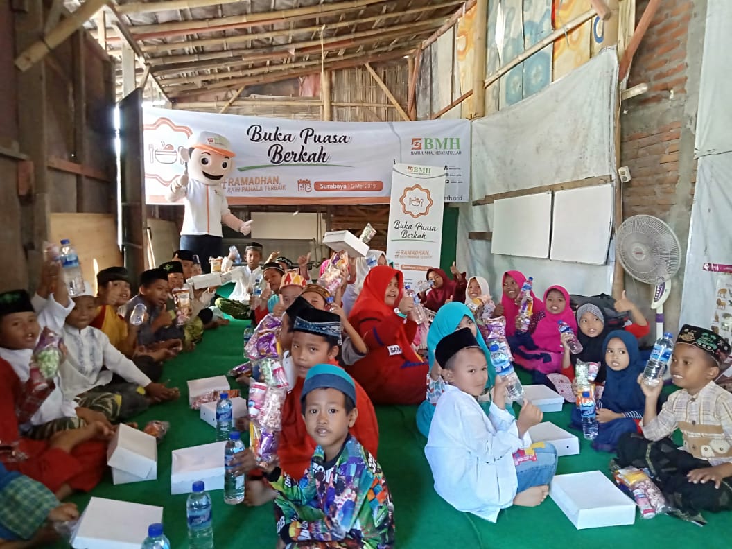 BMH Berbagi 1.000 Paket Buka Puasa Bersama Anak Yatim & Dhuafa