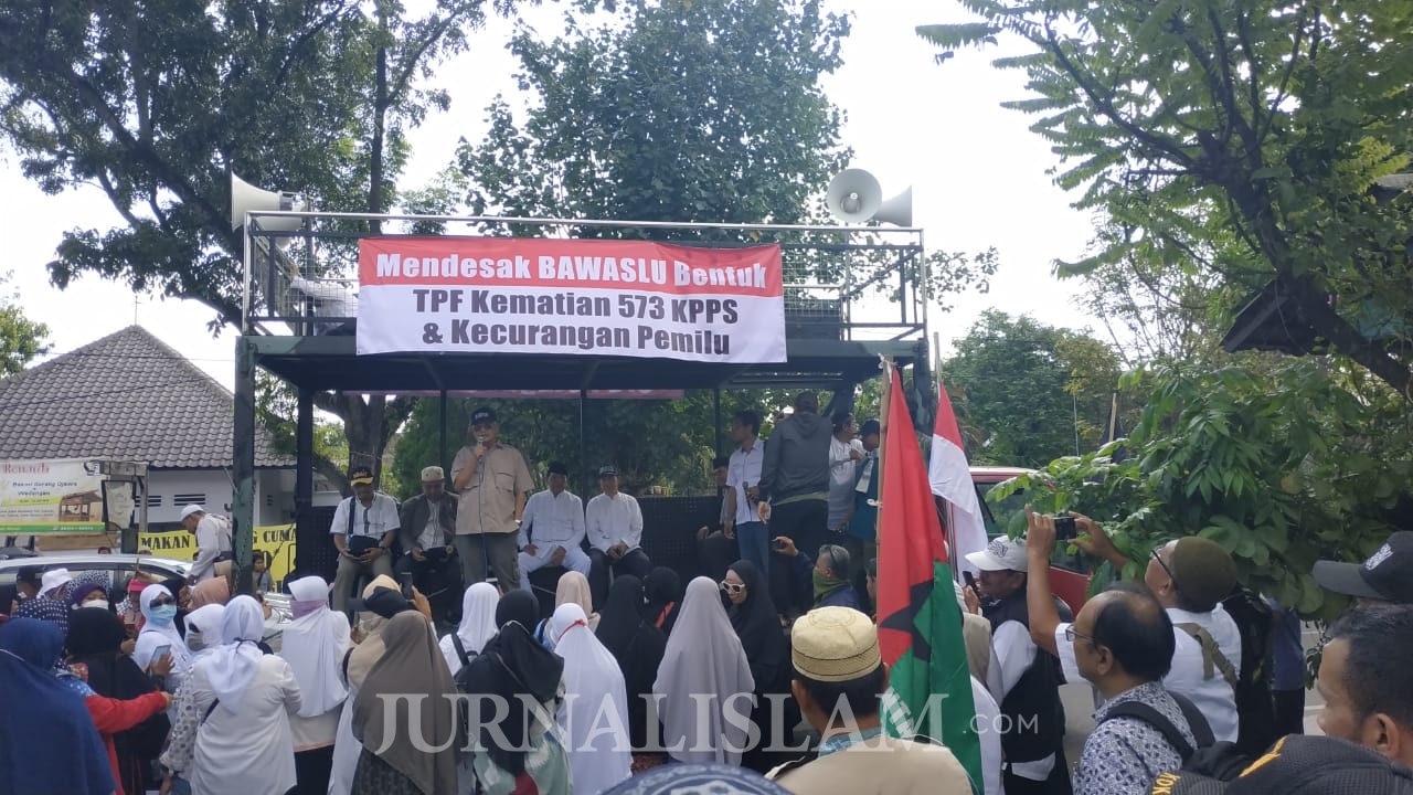 Unjuk Rasa Di Solo Desak Bawaslu Usut Kematian 573 Petugas Pemilu