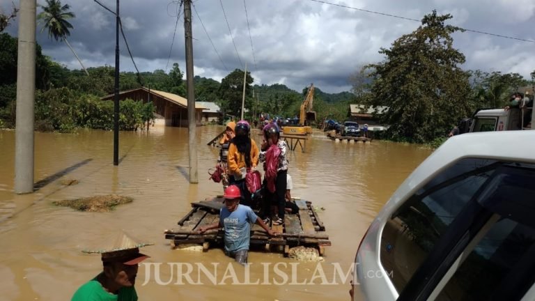 Banyak Puskesmas Terisolir, Korban Banjir Sultra Butuh Bantuan Medis