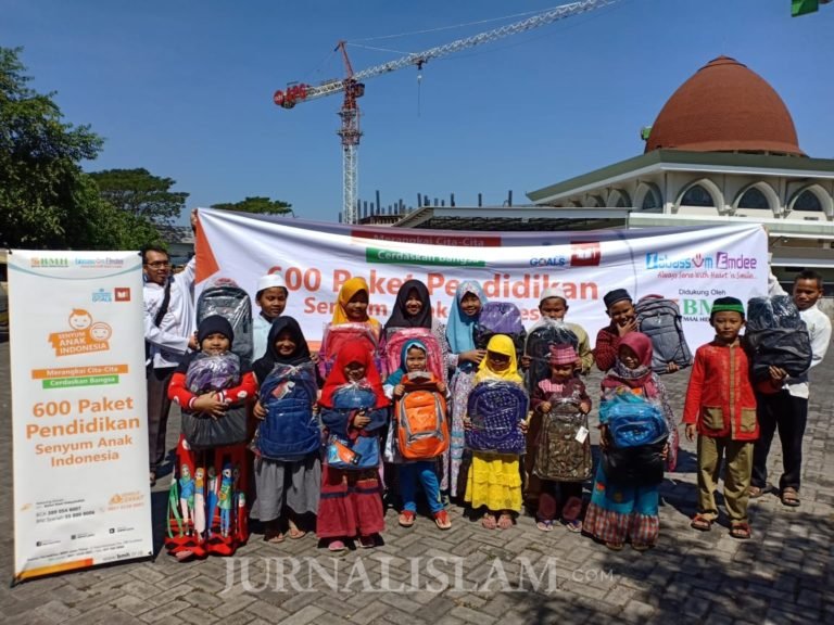 BMH dan Tabassum Emde Salurkan Bantuan Santunan Akbar