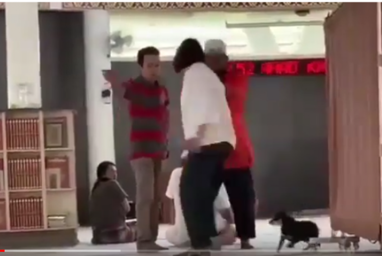 Wanita Pembawa Anjing ke Masjid Ditetapkan Sebagai Tersangka