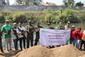 Aksi Tanam 1.807 Bambu sebagai Keberlanjutan Program Green Kurban