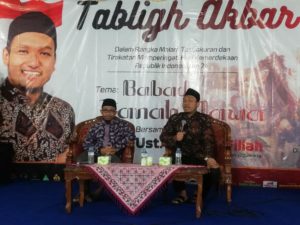 Ribuan Warga Karanganyar Hadiri Malam Kemerdekaan bersama Ustaz Salim A Fillah