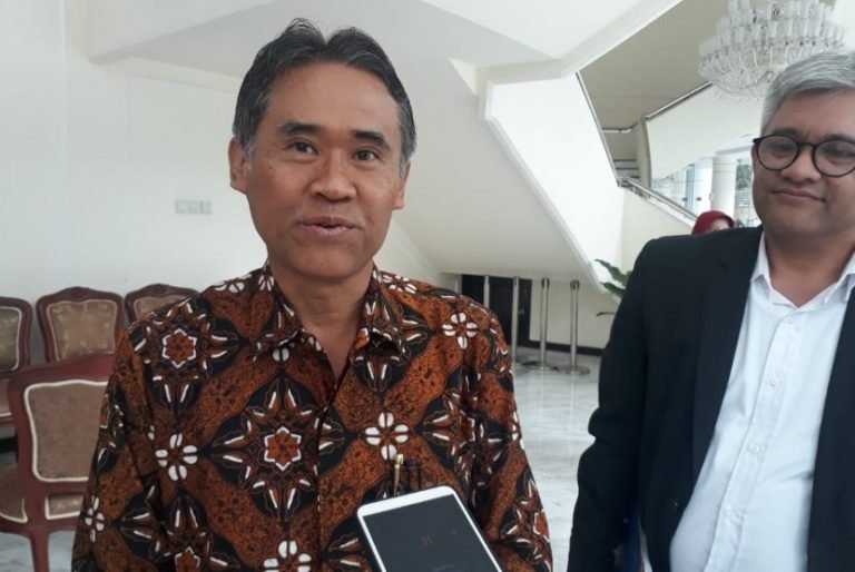 Rektor UGM Minta Pemerintah Pertimbangkan Kembali Rencana Impor Rektor