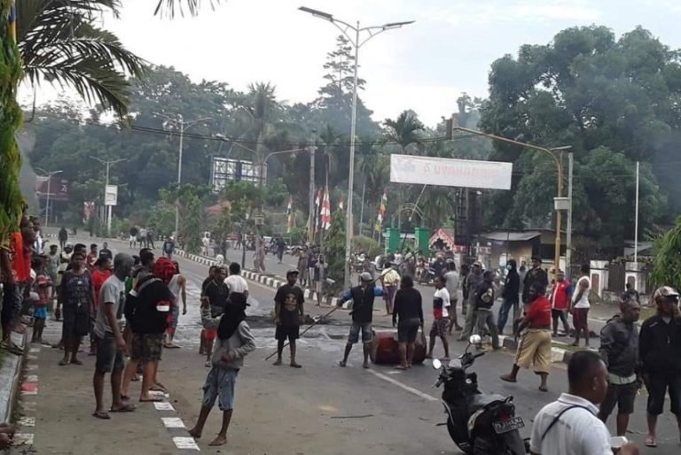 Papua Membara; Kedaulatan Meregang!