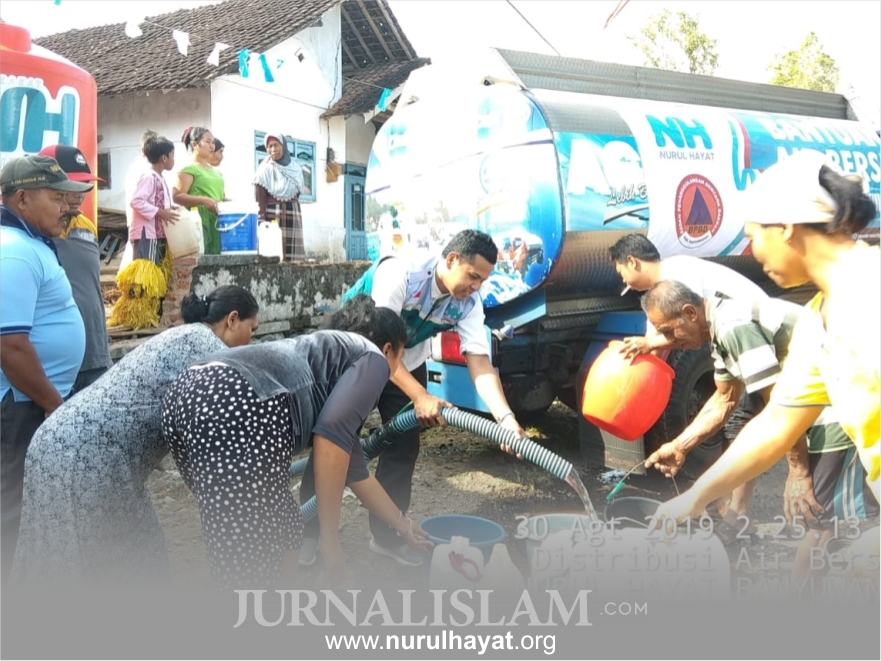LAZ Nurul Hayat Salurkan Air Bersih di Banyuwangi