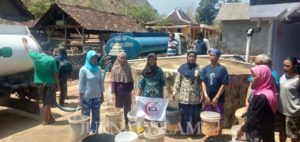 Kemarau Panjang, ECR Bersama Komunitas Muslim Soloraya Berikan Air Bersih di Yogya dan Wonogiri