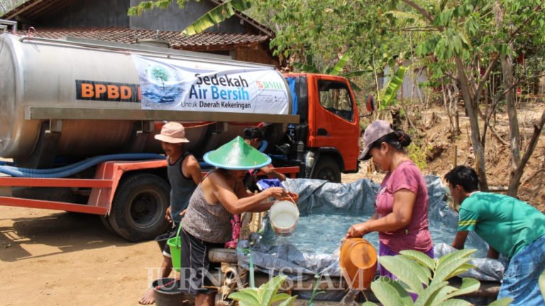 Pasokan Air Warga Habis, BMH Kirim Bantuan Air Bersih di Ponorogo
