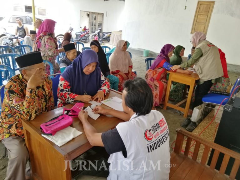 Warga Antusias Hadiri Bakti Sosial di Ponpes Tahfizul Qur’an Al Hijrah Mojokerto