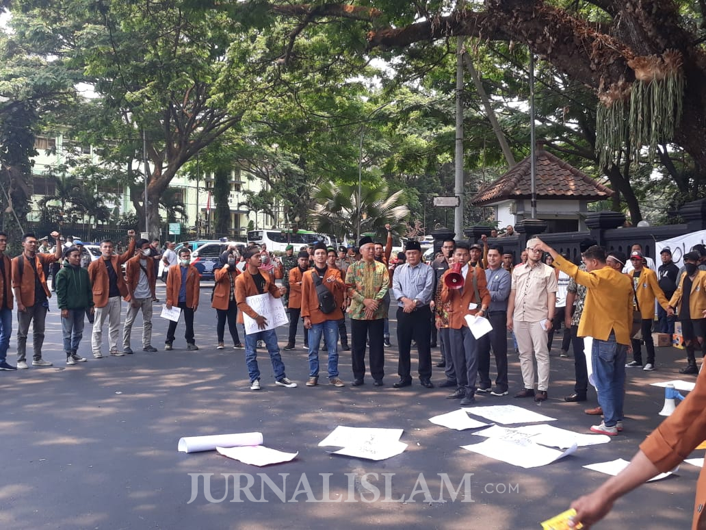 Bawa 9 Tuntutan, Aliansi Mahasiswa Universitas Kanjuruhan Datangi DPRD Kota Malang