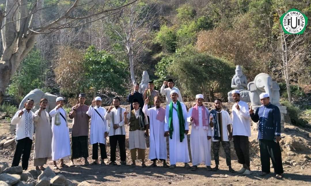 Bertentangan dengan Budaya Lokal, Warga Tolotangga Tolak Patung Wisata di Pantai Wane