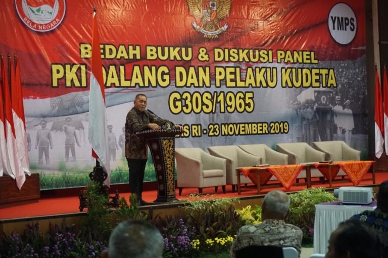 Ryamizard Ingatkan Bahaya Ideologi Komunis dan Liberal
