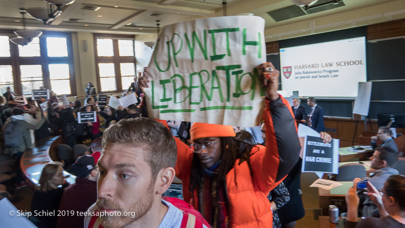 Mahasiwa Harvard Walk Out Saat Kuliah Umum Konsul Jenderal Israel