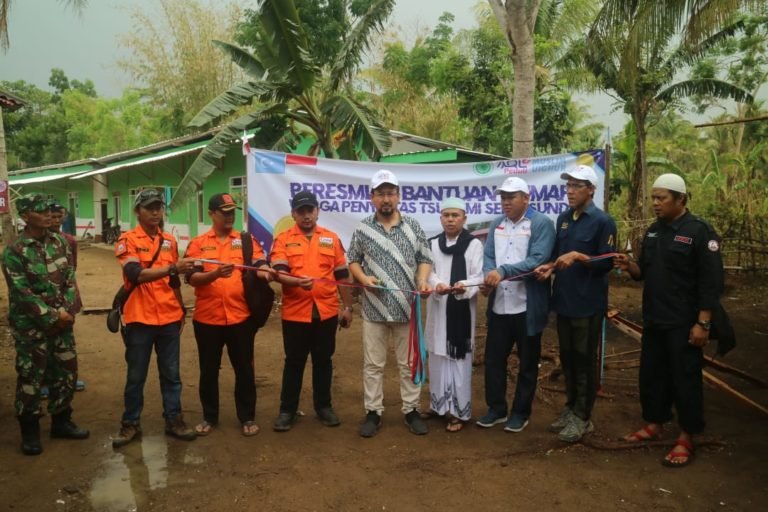 WMI dan AQL Peduli Ubah Huntara Cimanggu Jadi Training Center
