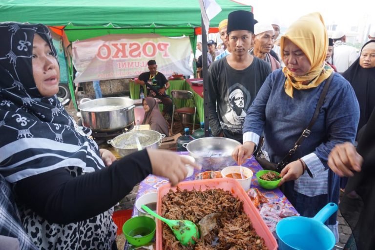 Hidangan Sarapan Mie Ayam Gratis Sambut Peserta Reuni 212
