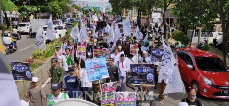 Ribuan Warga Banten Gelar Aksi Dukung Uighur, Serukan Boikot Produk Cina