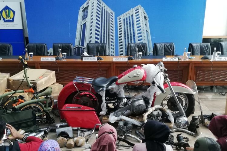 Penyelundupan Harley-Davidson dan Brompoton, Pengalihan Isu?